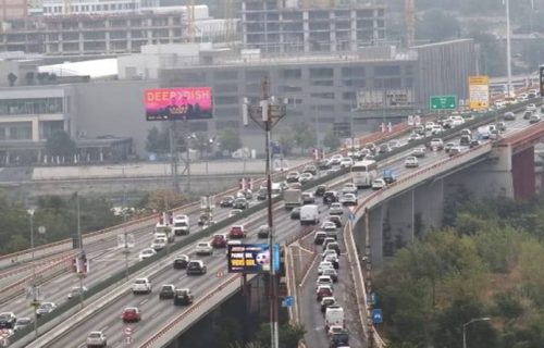 Mirno jutro u Beogradu: Vlažni kolovozi dočekali vozače, evo gde se trenutno usporava saobraćaj