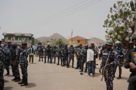 Masakr u Nigeriji: Ubijeno 12 osoba, otete žene i deca