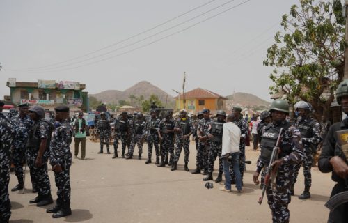 Masakr u Nigeriji: Ubijeno 12 osoba, otete žene i deca