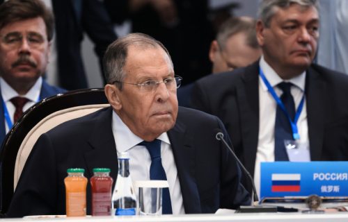 Lavrov o Vučiću: "On je iskusan političar, hrabro trpi pritisak"