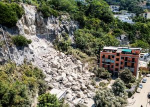 Snažan zemljotres jačine 7,7 Rihtera pogodio Indoneziju: Najmanje petoro mrtvih na ostrvu Flores