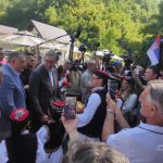 Vučić stigao u Bugojno: Predsednik u obnovljenoj porodičnoj kući, pozvao sve meštane u goste