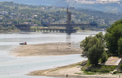 Šta će biti sa snabdevanjem strujom? Istorijski nizak nivo Dunava pravi probleme širom Srbije