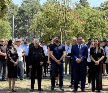 U Beogradu obeležen Dan sećanja na stradale u “Oluji”: Održan parastos u crkvi svetog Marka (FOTO)