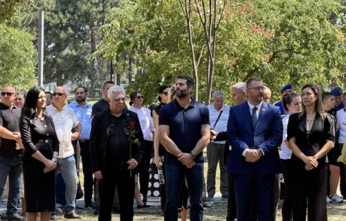 U Beogradu obeležen Dan sećanja na stradale u "Oluji": Održan parastos u crkvi svetog Marka (FOTO)