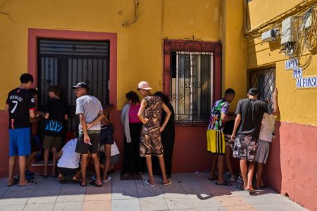Sprema li se nova invazija iz Maroka? Dok 6.000 migranata i dalje tumara Seutom, kruže poruke sa datumom