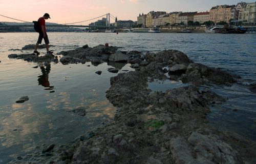 Alarm na Dunavu: Mađarska potapa barže kako bi sprečila gašenje nuklearke Pakš