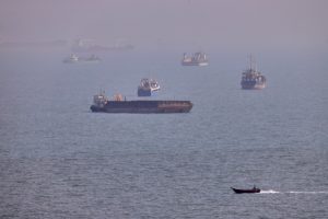 Raketa pogodila tanker kompanije Ujedinjenih Arapskih Emirata u Ormuskom moreuzu, nema povređenih