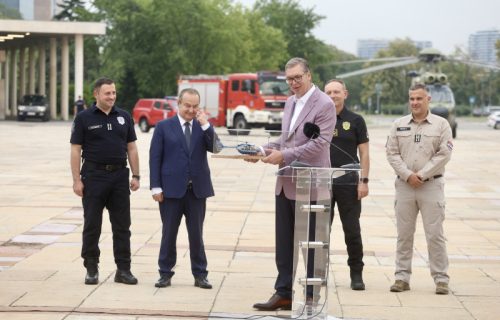 Vučić o požarima koji bukte u Srbiji: "U Deliblatskoj peščari biće uključeni i helikopteri Vojske Srbije"
