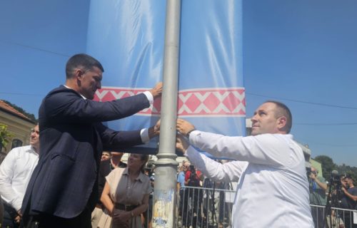 Prvog dana 65. Sabora trubača u Guči održano takmičenje za najlepšu narodnu nošnju i najboljeg zdravičara
