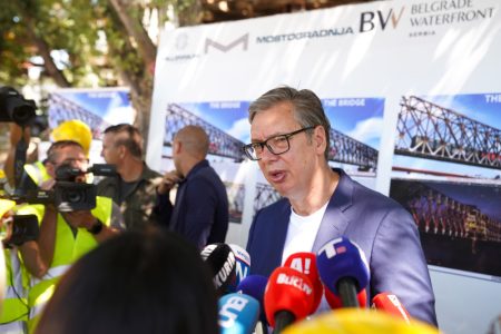 (UŽIVO) Vučić u obilasku radova: “Ne razumem kako mogu da odu na odmor, a da nisu završili projekat”