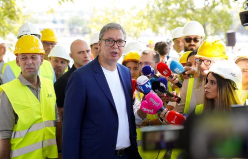 Vučić o situaciji sa požarima: "Stambena naselja nisu ugrožena, svaka čast vatrogascima"