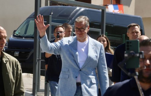 Vučić na jugozapadu Srbije: "Menjamo krvnu sliku ovog kraja, stižu novi PVO sistemi za Vojsku Srbije"