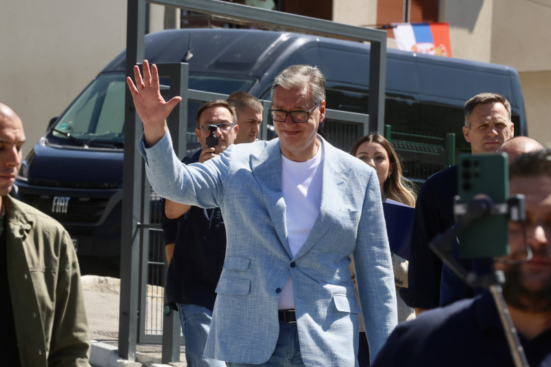 Vučić na jugozapadu Srbije, predsednik građanima Nove Varoši: Za koji dan videćete mašine, a onda voda