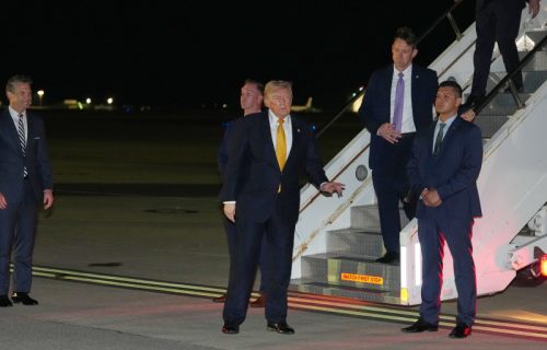 Bizarna operacija u Turskoj: Tramp se zbog Irana krio u kamionu za ketering