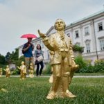 Izložba iznenada zatvorena jer je ukradeno 210 pozlaćenih Mocartovih figura