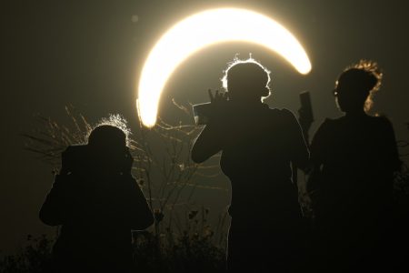 Ispratili smo pomračenje Sunca, a večeras nas očekuje još jedan fenomen na nebu