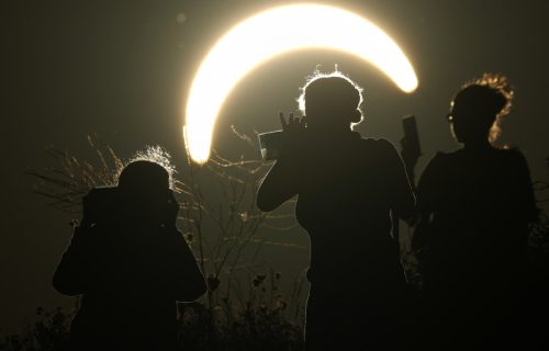 Ispratili smo pomračenje Sunca, a večeras nas očekuje još jedan fenomen na nebu