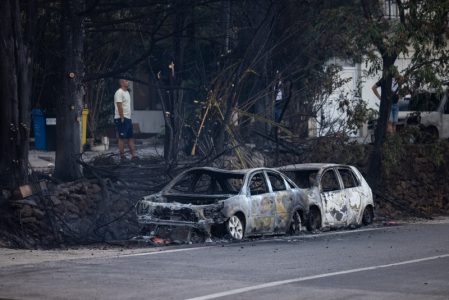 Bračni par iz Kragujevca bežao od požara u Omišu: Auto im progutala vatra, spas našli kod Hrvata