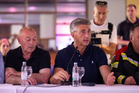 Plenković o požarima u Dalmaciji: Policija istražuje svaki slučaj, sumnjivo što su izbijali uveče