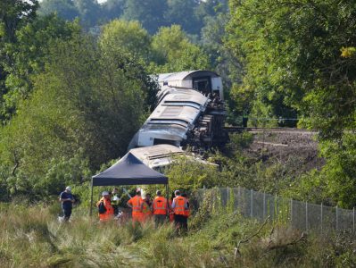 Za manje od 24 sata dva voza iskočila iz šina u Velikoj Britaniji