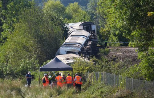 Za manje od 24 sata dva voza iskočila iz šina u Velikoj Britaniji