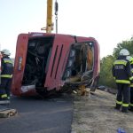 Stravičan udes u Mađarskoj: Veliki broj putnika poginuo kada je pun autobus sleteo u jarak