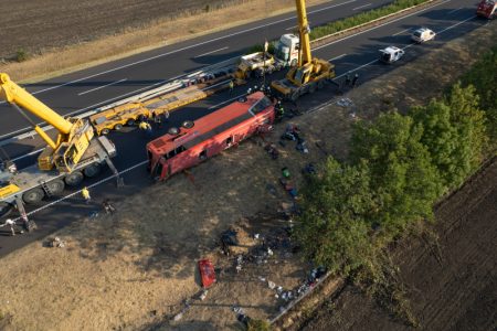 Poznat uzrok tragedije u Mađarskoj: Vozač autobusa uhapšen, objavljeni novi detalji