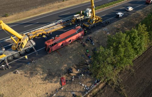 Poznat uzrok tragedije u Mađarskoj: Vozač autobusa uhapšen, objavljeni novi detalji
