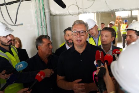 Vučić: “Lepa vest za Srbiju, rođeno 887 beba više nego prošle godine, prvi put imamo rast”