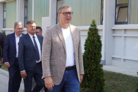 (UŽIVO) Predsednik Vučić obilazi Toplički okrug: “Moj posao je da kažem istinu i da čuvam državu” (VIDEO)