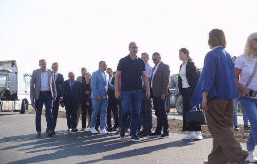 (UŽIVO) Predsednik u Sremskoj Mitrovici: Vučić obilazi Mačvanski, Kolubarski i Jablanički okrug (VIDEO)