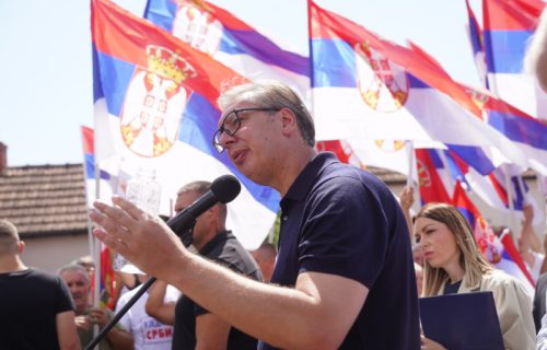 (UŽIVO) Predsednik obilazi Srbiju, Vučić: "Za nekoliko dana raspisujem izbore, niko me neće oterati"
