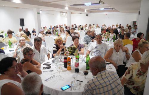 Stiže pomoć za penzionere: Oglasio se PIO fond, poznat datum isplate