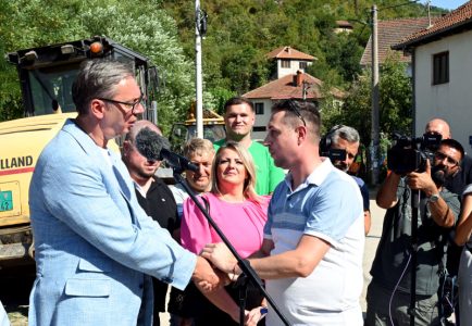 Vučić: Država će interventno pomoći opštinu Trgovište sa velikom sumom novca