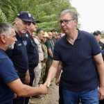 Vučić: "Odlikovaću mnoge vatrogasce, zahvaljujući njima nema žrtava"