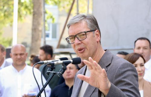 (UŽIVO) Vučić stigao u Kruševac: Predsednik u obilasku Regionalnog industrijsko-tehnološkog parka (VIDEO)