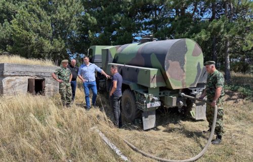 Vojska Srbije pomaže meštanima u sušnim područjima i učestvuje u gašenju požara