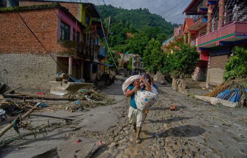 Crni bilans raste: Broj žrtava u Nepalu porastao na 579, na Tibetu sedam