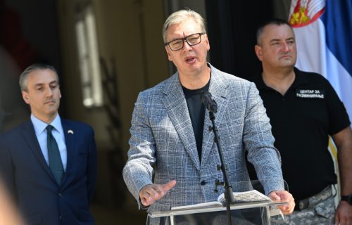 Vučić se obratio u Centru za razminiranje: "Ovo što radimo je važan posao, hvala SAD na donaciji" (VIDEO)