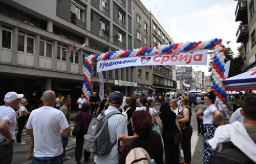 Policija o mitingu u Užicu: Okupilo se oko 15.000 građana, oko 270 opozicionara pokušalo da uđe na skup