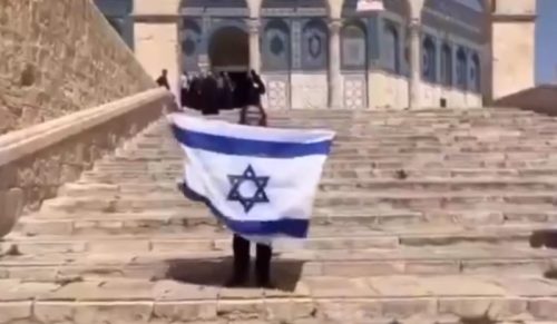 Nove provokacije ekstremista: Izraelci upali u džamiju Al Aksa, masovna racija na Zapadnoj obali
