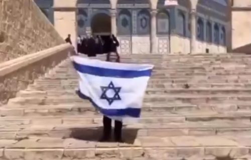 Nove provokacije ekstremista: Izraelci upali u džamiju Al Aksa, masovna racija na Zapadnoj obali