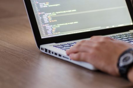 Saslušan osumnjičeni za hakovanje podataka FSS i RFZO, tužilac traži pritvor