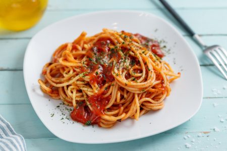 Indonežanska pasta sa patlidžanom i paradajzom (RECEPT+VIDEO)
