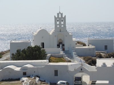 Tragedija u Grčkoj: Mladenci i pilot poginuli u padu helikoptera na Sifnos