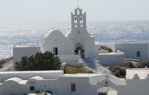 Tragedija u Grčkoj: Mladenci i pilot poginuli u padu helikoptera na Sifnos