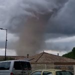 Razorni tornado u Francuskoj: 26 povređenih, 2.800 domaćinstava bez struje (VIDEO)