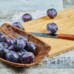 Zapečene šljive, punjene plavim sirom sa balsamikom (RECEPT+VIDEO)
