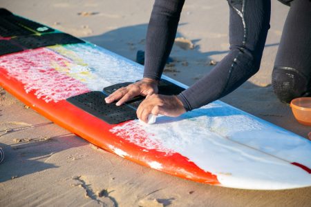 Novi hit među ljubiteljima adrenalina : Skimboarding, nakon jakog pljuska (VIDEO)